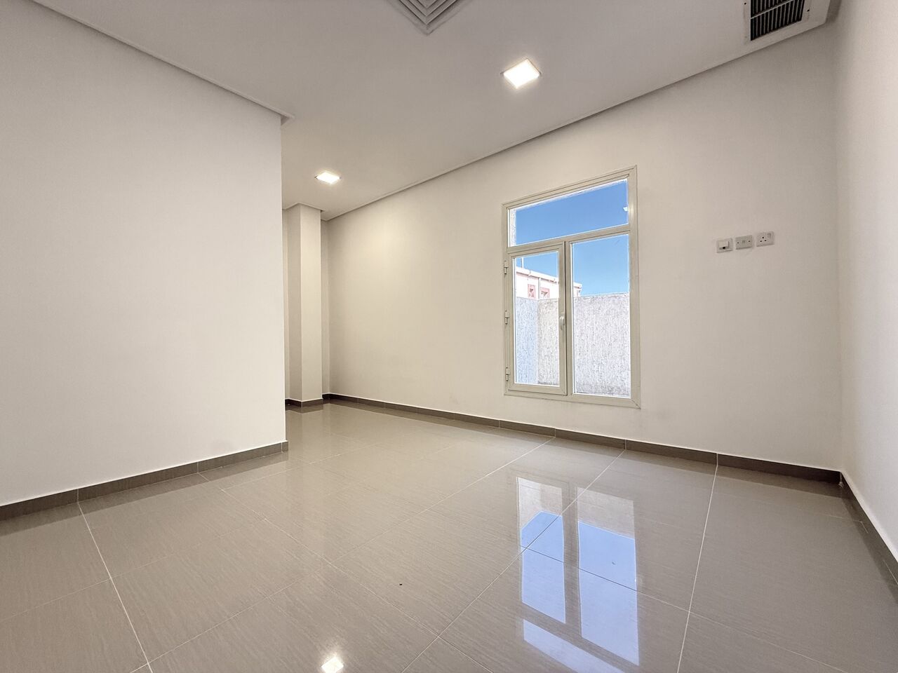Salwa, Apartments, Flats, Houses & Villas, KWD 550/month,  Salwa - Nice 3 Bedrooms Apartment With Balcony