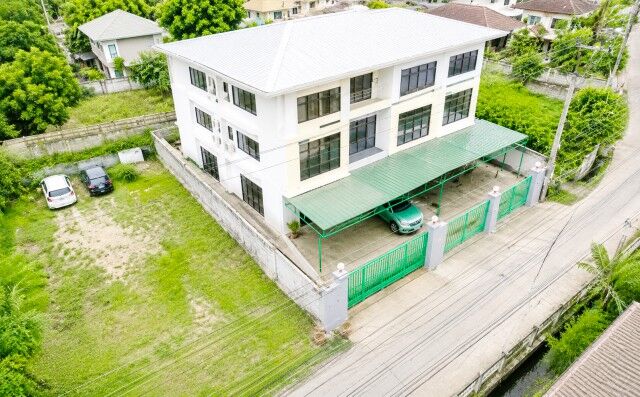 Bangkok, Villas, THB 34999,  85 Sq. Feet,  41-51S Detached House, 3 Floors, 9 Bedrooms, 7 Bathrooms, Near Phatthanakan Chaloem
