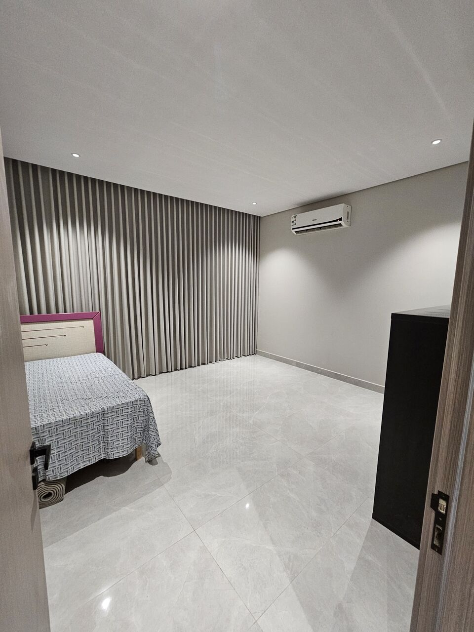 Riyadh, Sublets, SAR 1600/month,  1 BR,  One Room, Available For Rent, No Kitchen, Separate Washroom, In Al Maizilah Area, Riyadh