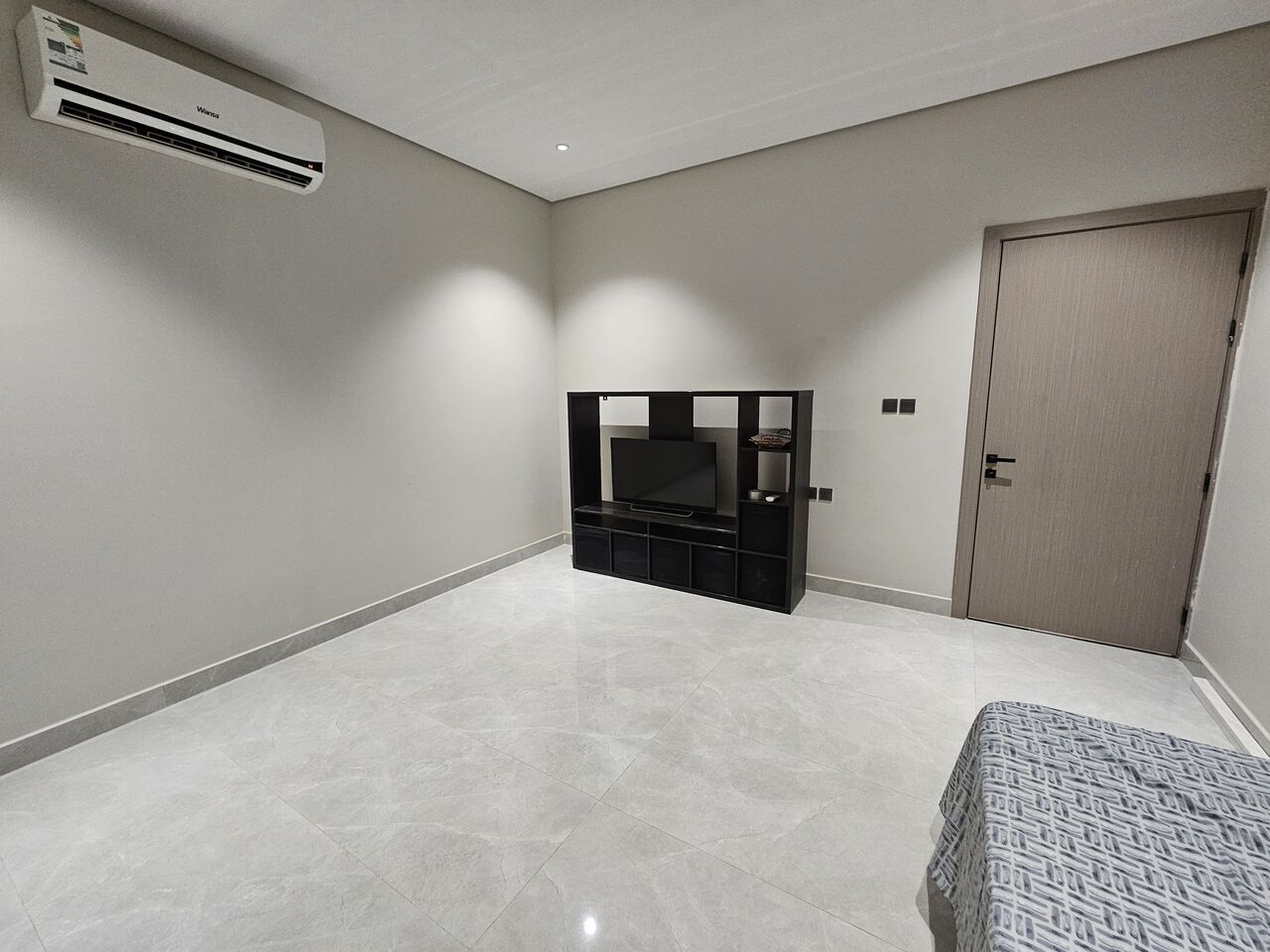 Riyadh, Sublets, SAR 1600/month,  1 BR,  One Room, Available For Rent, No Kitchen, Separate Washroom, In Al Maizilah Area, Riyadh
