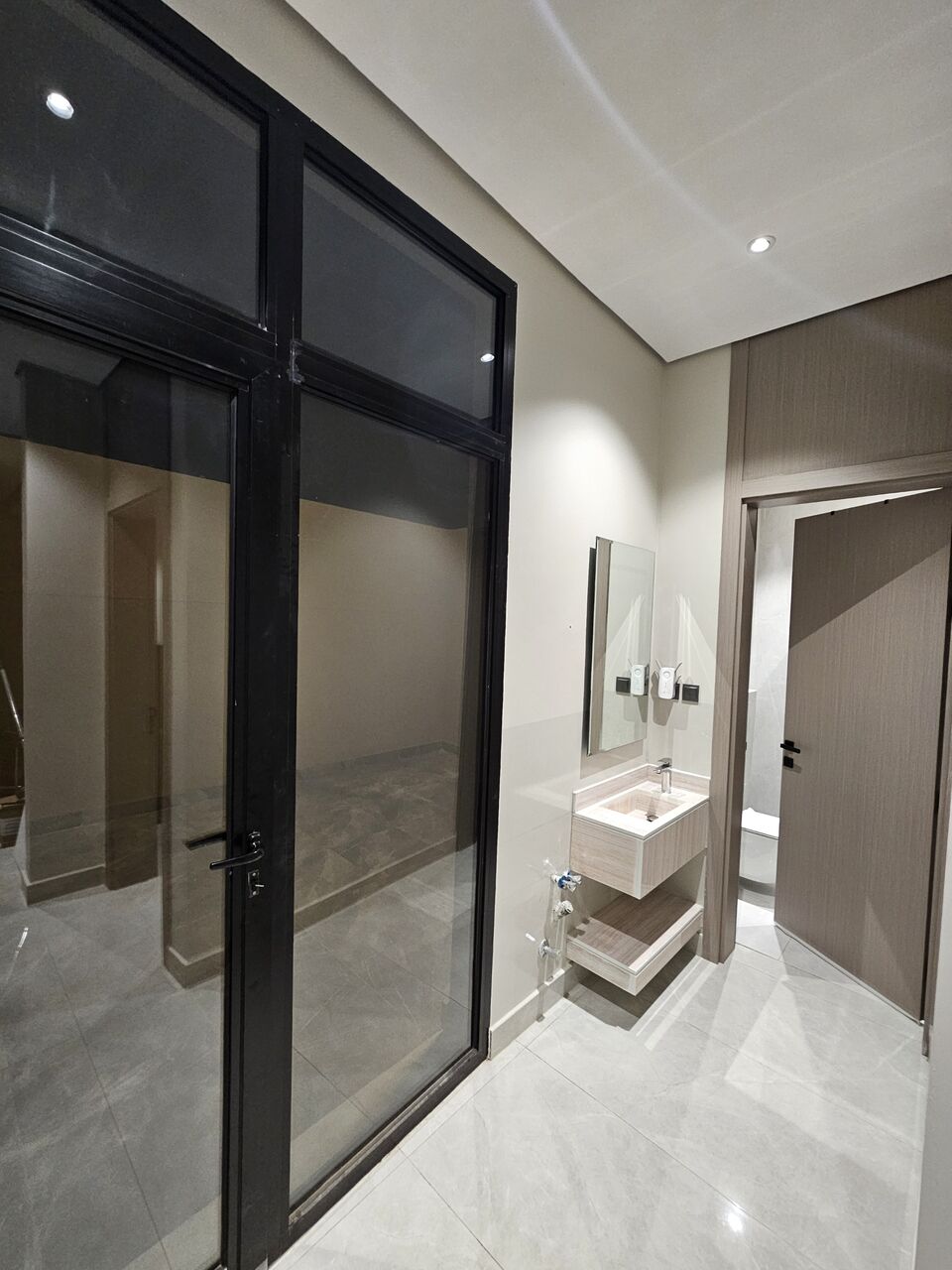 Riyadh, Sublets, SAR 1600/month,  1 BR,  One Room, Available For Rent, No Kitchen, Separate Washroom, In Al Maizilah Area, Riyadh