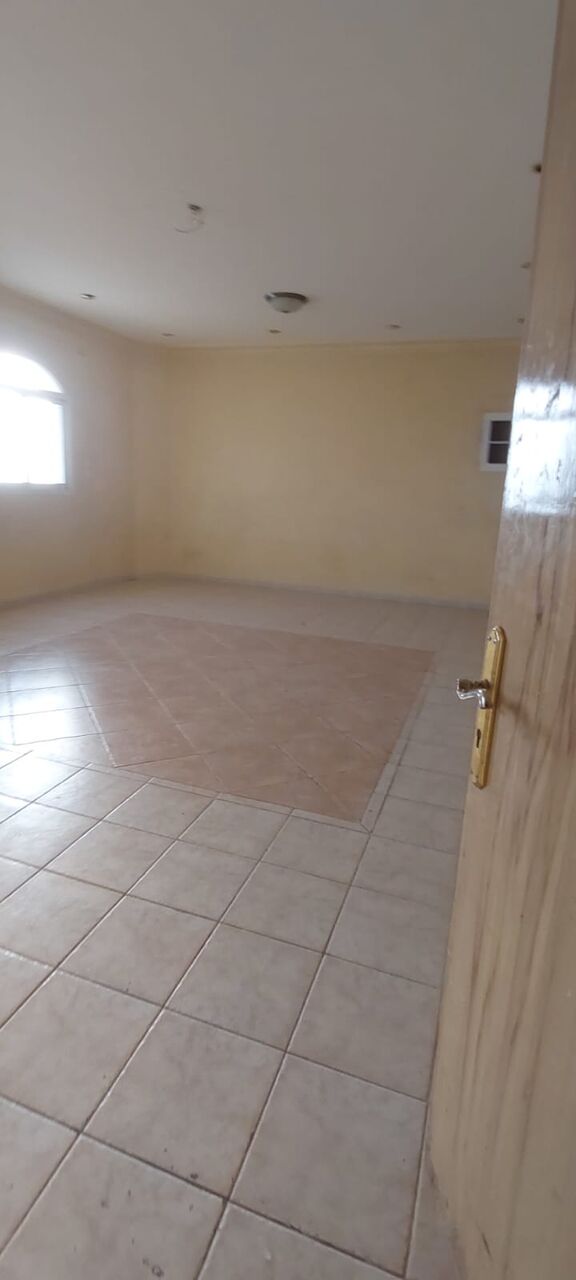 Al Rawdah, Apartments, Flats, Houses & Villas, SAR 60000/year,  4 BR,  Family Vills Floor Whole With Car Entrande Incluse Taris With Very Large Rooms And Majlis