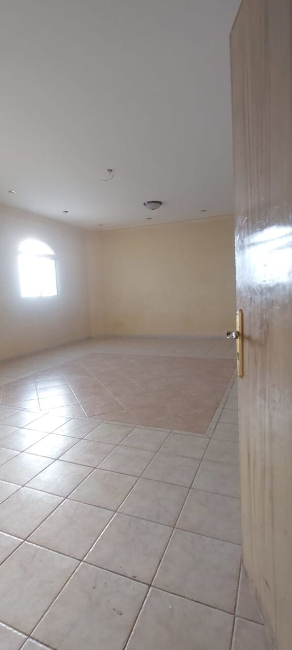 Al Rawdah, Apartments, Flats, Houses & Villas, SAR 60000/year,  4 BR,  Family Vills Floor Whole With Car Entrande Incluse Taris With Very Large Rooms And Majlis