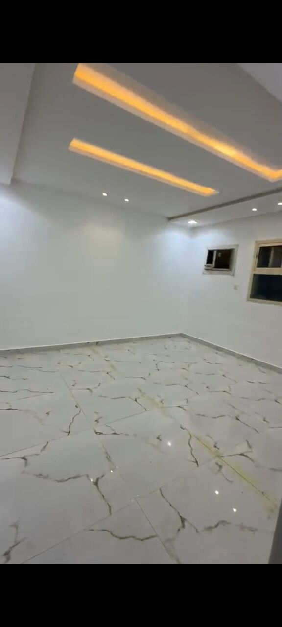 Al Naseem, Apartments, Flats, Houses & Villas, SAR 35000/year,  3 BR,  Family Apartment Very Large With 3 Beadrooms 2bath Kitchen And Hall