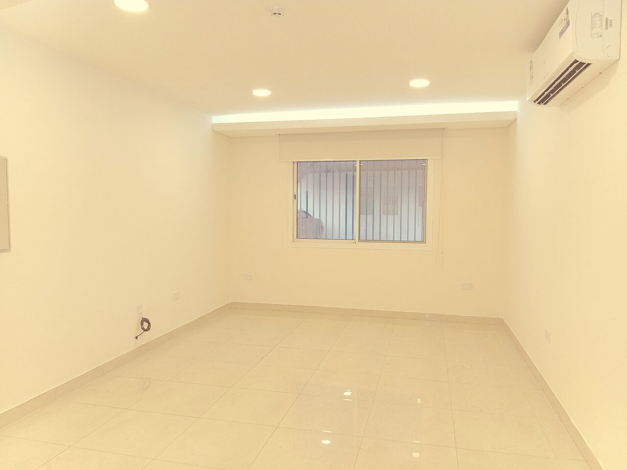 Tubli, Apartments, Flats, Houses & Villas, BHD 230/month,  Furnished,  2 BR,  Office For Rent In Tubli, Semi Furnished. Negotiable. Call N WhatsApp 36761304