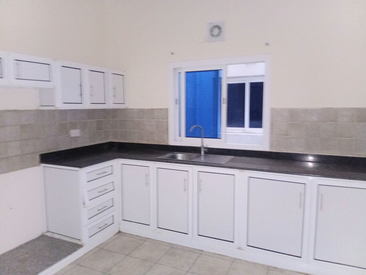 Tubli, Apartments, Flats, Houses & Villas, BHD 230/month,  Furnished,  2 BR,  Office For Rent In Tubli, Semi Furnished. Negotiable. Call N WhatsApp 36761304
