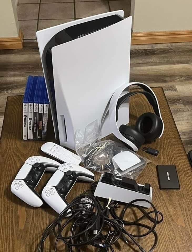 Dallas, Toys & Games, USD 500,  Sony PSP Gaming Bundle &ndash; 1 Pad + 7 Games Included!