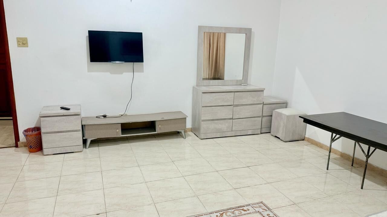 Al Dana, Sublets, SAR 1300/month,  1300 Per Month. Single Large Room With Small Kitchen And Toilet