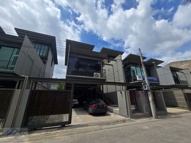 Bangkok, Villas, THB 150000,  67 Sq. Feet,  For Rent, Luxury Home Office, 4 Floors, 510 Sq M. THE PENTAS Ratchada-Rama 9, Mengjai,