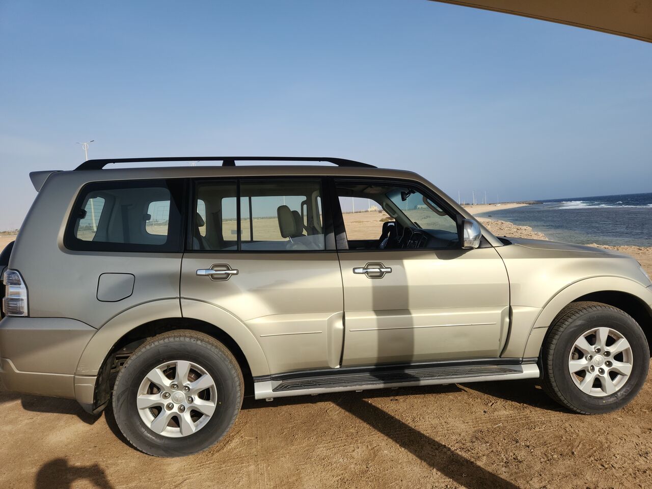 Yanbu, Vehicles, Cars & Trucks , SAR 56000,  Mitsubishi Pajero,  2017,  Automatic,  106000 KM,  Pajero  Low Milage Good Rabigh