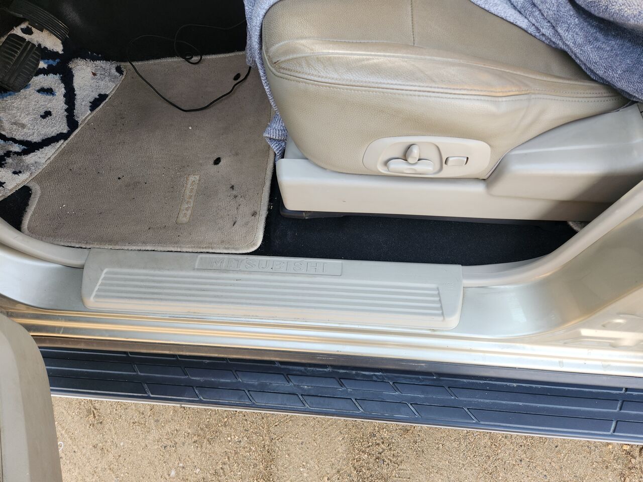 Rabigh, Vehicles, Cars & Trucks , SAR 56000,  Mitsubishi Pajero,  2017,  Automatic,  106000 KM,  Pajero  Low Mikage Good