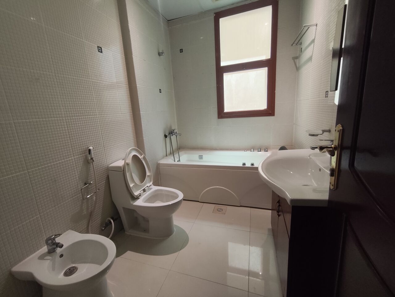 Adliya, Apartments, Flats, Houses & Villas, BHD 480/year,  3 BR,  Gorgeous Fully Furnished 3 Bhk Flat At Adliya Just For 480 Bhd