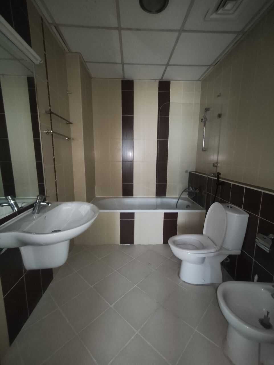 Adliya, Apartments, Flats, Houses & Villas, BHD 500/year,  3 BR,  Gorgeous Fully Furnished 3 Bhk Flat At Adliya Just For 500 Bhd