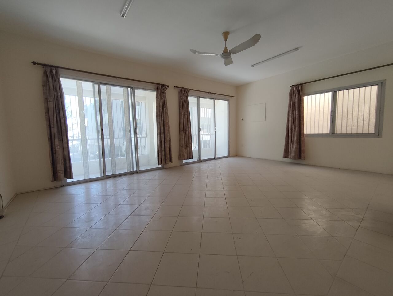 Segaya, Apartments, Flats, Houses & Villas, BHD 260/year,  2 BR,  Gorgeous Semi Furnished 2 Bhk Flat At Adliya Just For 260 Bhd