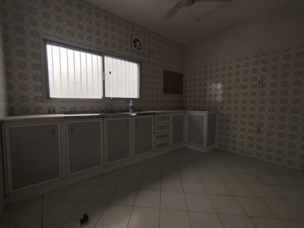 Segaya, Apartments, Flats, Houses & Villas, BHD 260/year,  2 BR,  Gorgeous Semi Furnished 2 Bhk Flat At Adliya Just For 260 Bhd