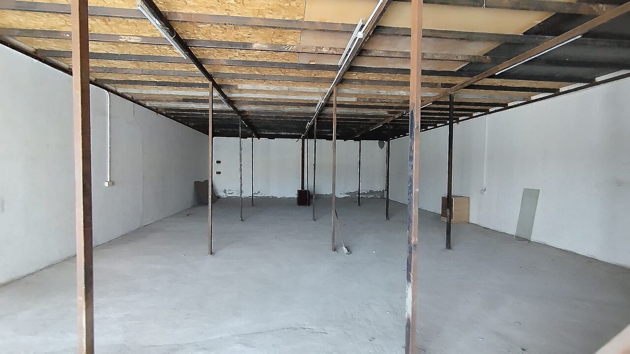 Jannusan, Warehouses, BHD 350,  200 Sq. Meter,  Jannusan:- Store/Warehouse On Rent Without Address..