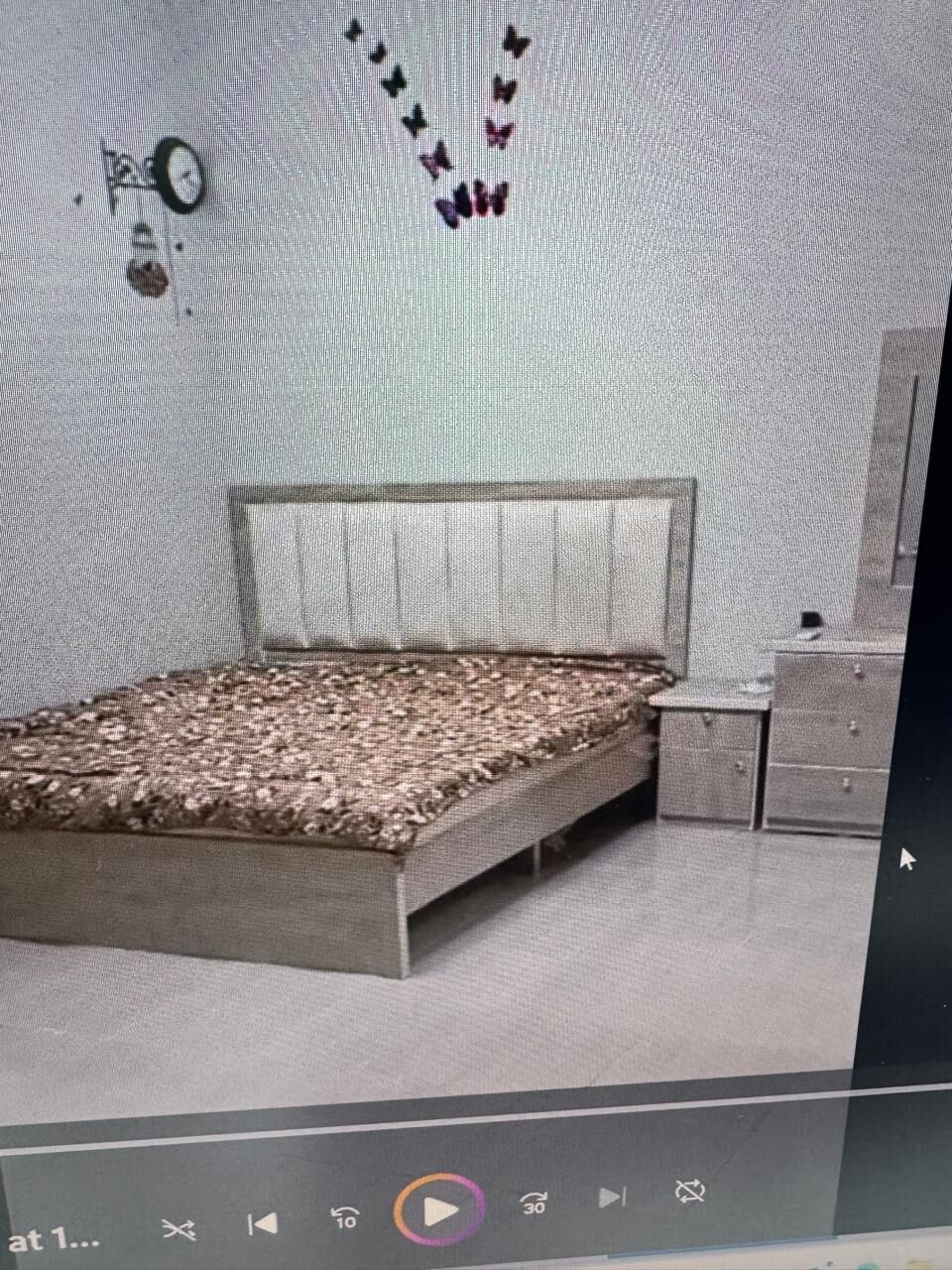 Riyadh, Housing Exchanges, SAR 1300/month,  3 BR,  30 Sq. Meter,  I Want To Rent My One Big Furnished Bed Room With Furniture In A Sharing Apartment
