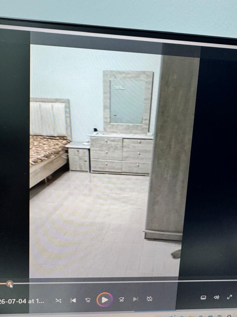 Riyadh, Housing Exchanges, SAR 1300/month,  3 BR,  30 Sq. Meter,  I Want To Rent My One Big Furnished Bed Room With Furniture In A Sharing Apartment