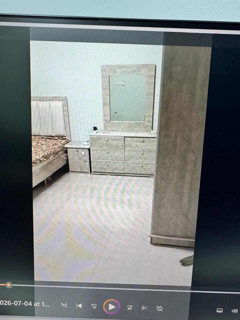 Riyadh, Housing Exchanges, SAR 1300/month,  3 BR,  30 Sq. Meter,  I Want To Rent My One Big Furnished Bed Room With Furniture In A Sharing Apartment