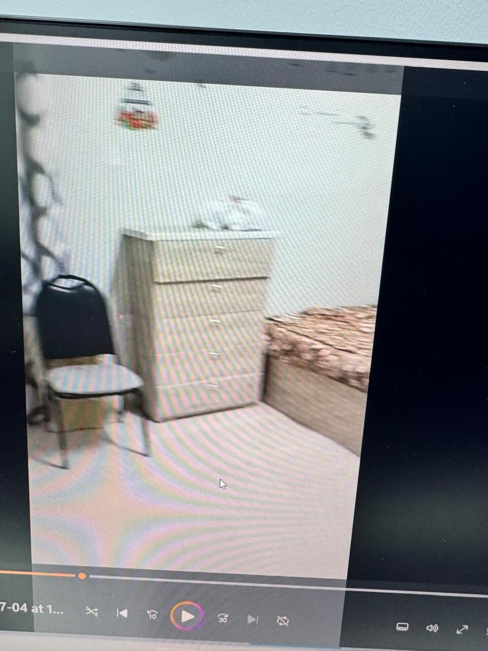 Riyadh, Housing Exchanges, SAR 1300/month,  3 BR,  30 Sq. Meter,  I Want To Rent My One Big Furnished Bed Room With Furniture In A Sharing Apartment