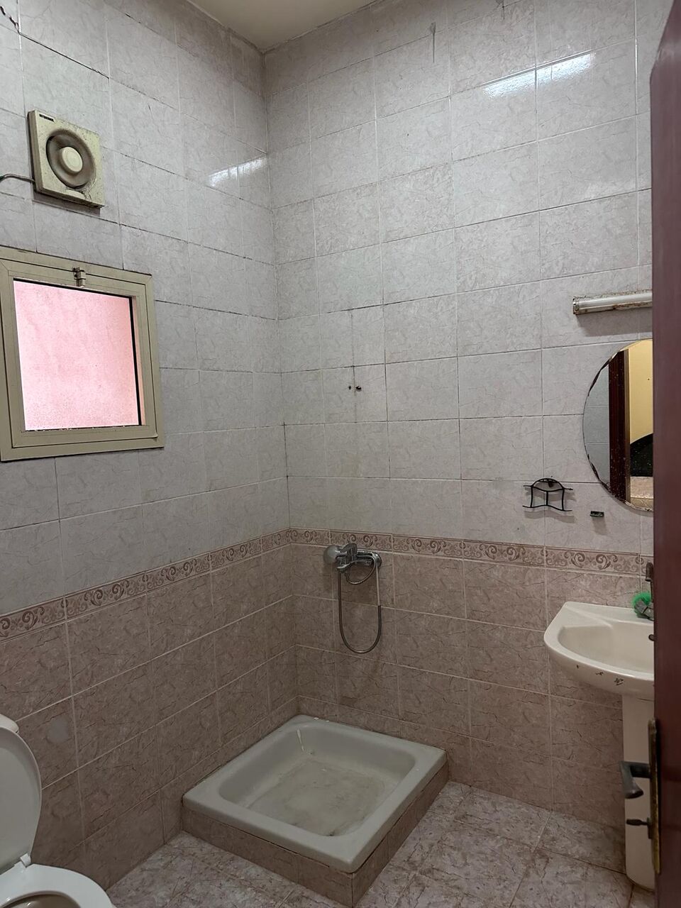 Riffa, Apartments, Flats, Houses & Villas, BHD 90/month,  Furnished,  Riffa Near Monteral Car Showroom Sharing Flat- Furnished Room With Attached Bath 90/month