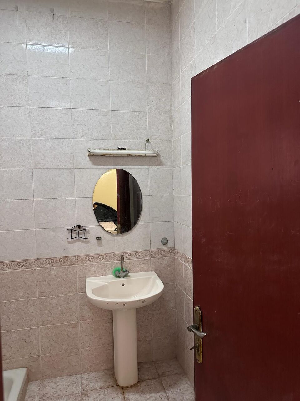 Riffa, Apartments, Flats, Houses & Villas, BHD 90/month,  Furnished,  Riffa Near Monteral Car Showroom Sharing Flat- Furnished Room With Attached Bath 90/month