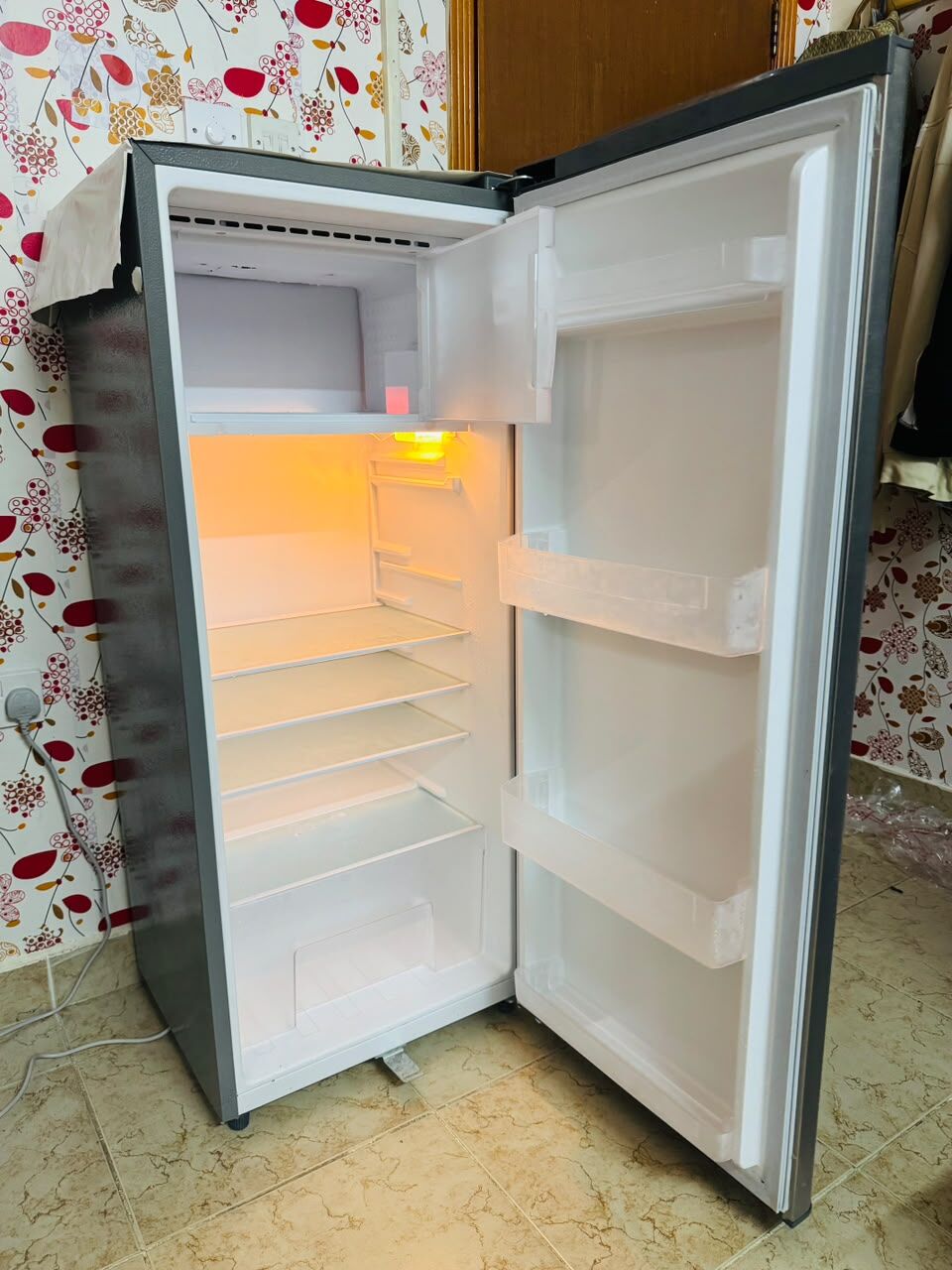 Manama, Household Items, BHD 65,  🚨 Urgent Sale – Zen Refrigerator - BHD 65