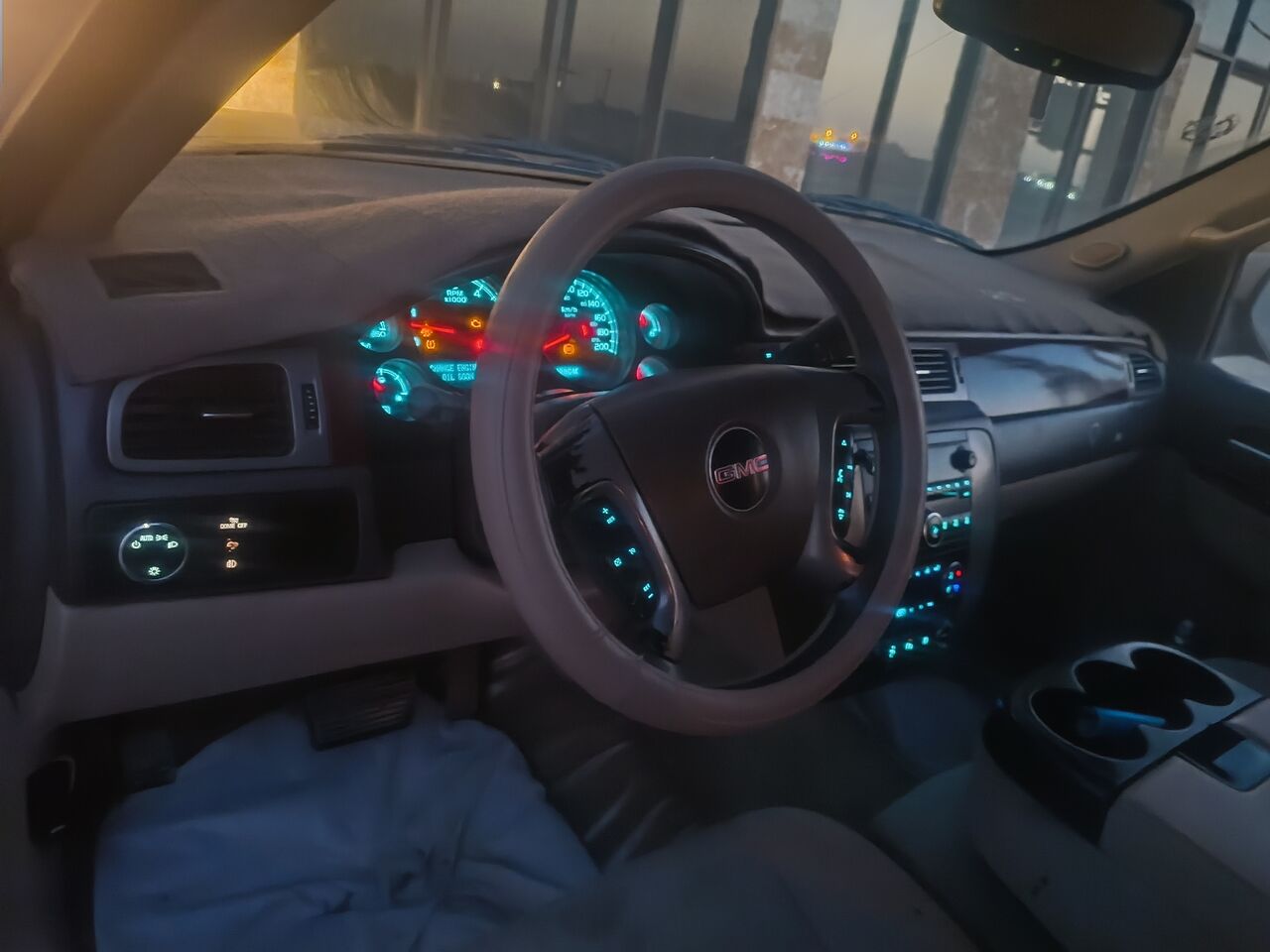 Riyadh, Vehicles, Cars & Trucks , SAR 24000,  GMC Yukon,  2012,  Automatic,  485000 KM,  Urgent Sale