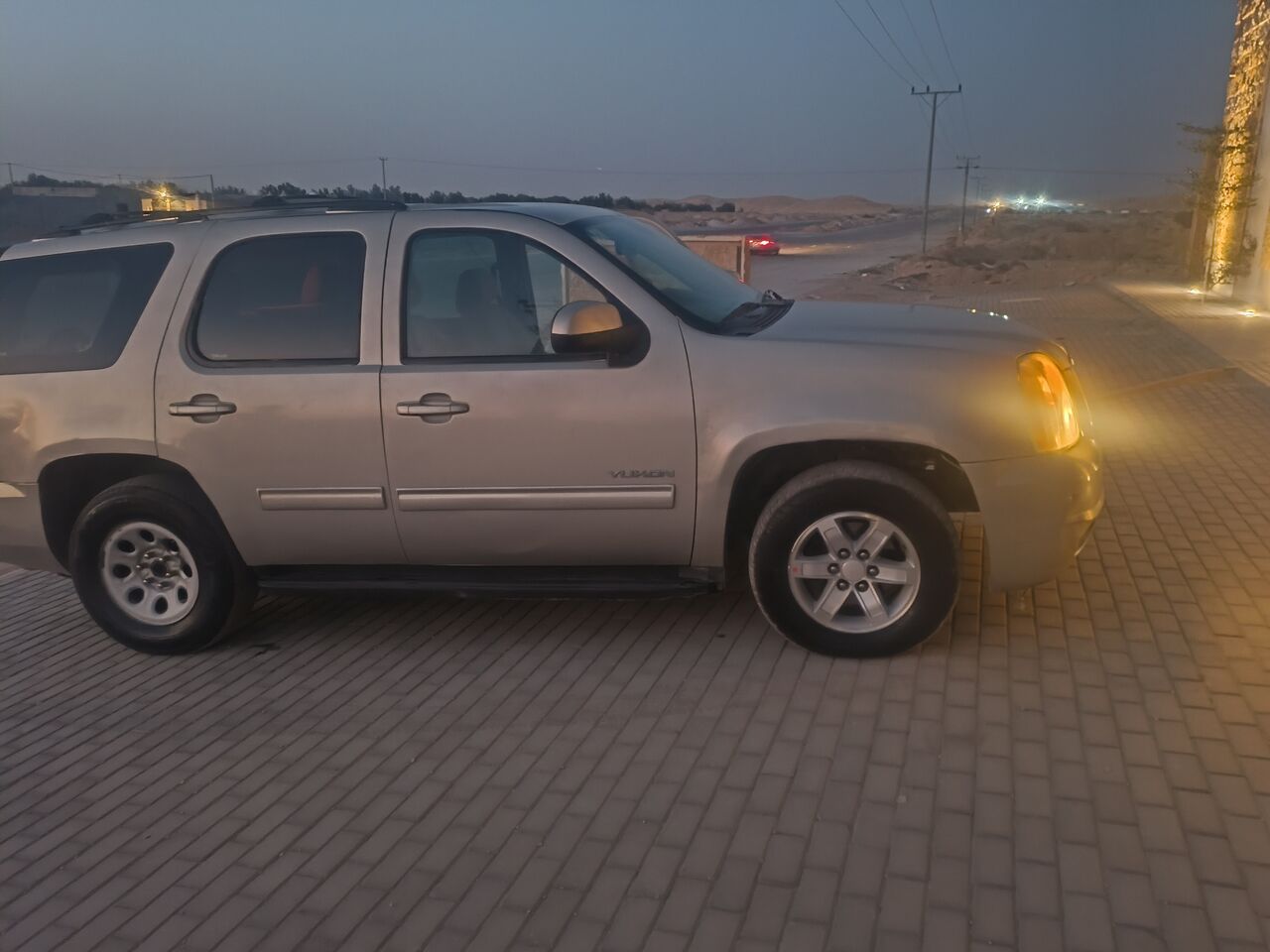 Riyadh, Vehicles, Cars & Trucks , SAR 24000,  GMC Yukon,  2012,  Automatic,  485000 KM,  Urgent Sale