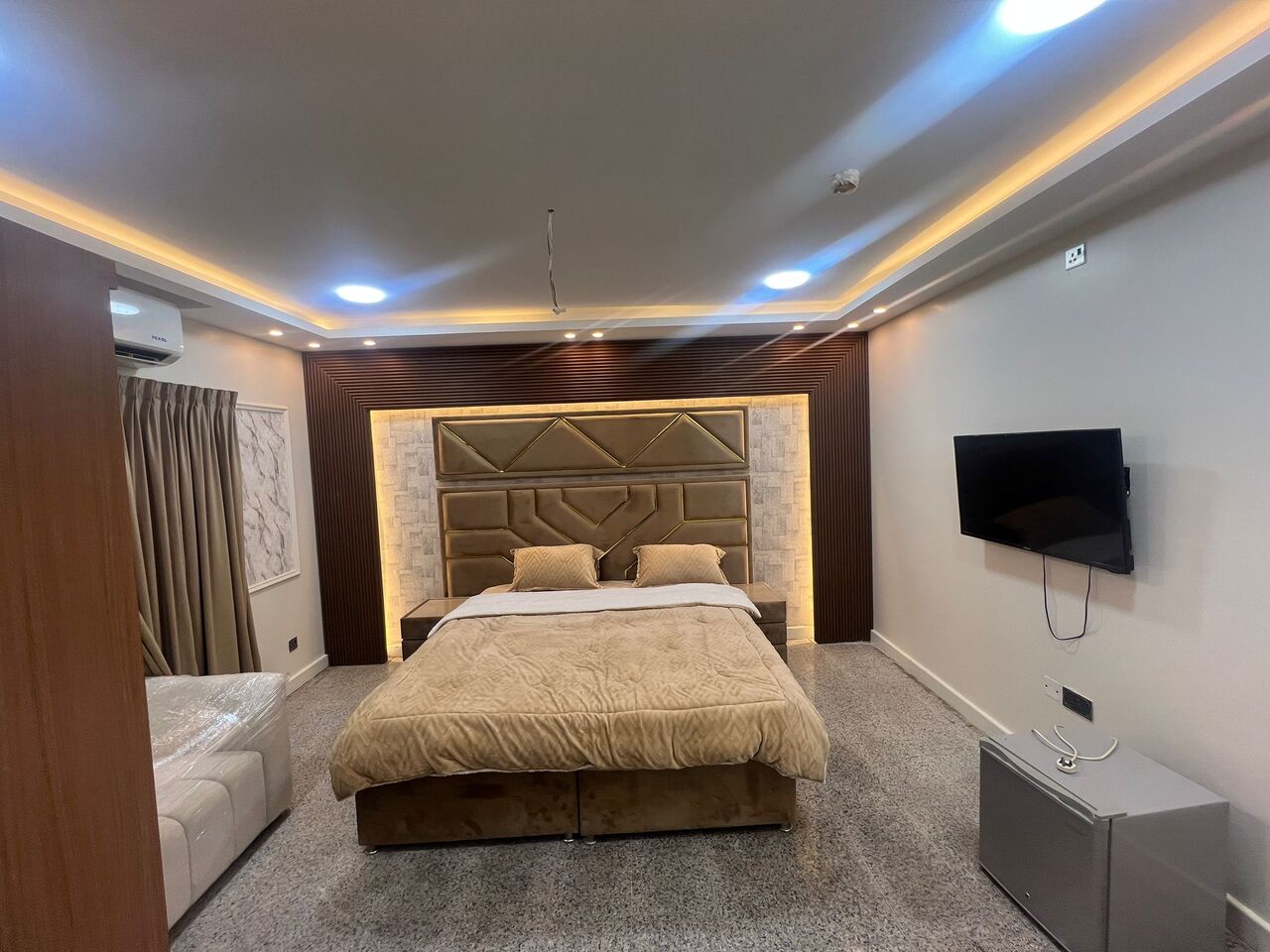 Al Seef, Apartments, Flats, Houses & Villas, BHD 250/month,  Furnished,  Studio,  Renovated Studio Apartment For Rent In Seef