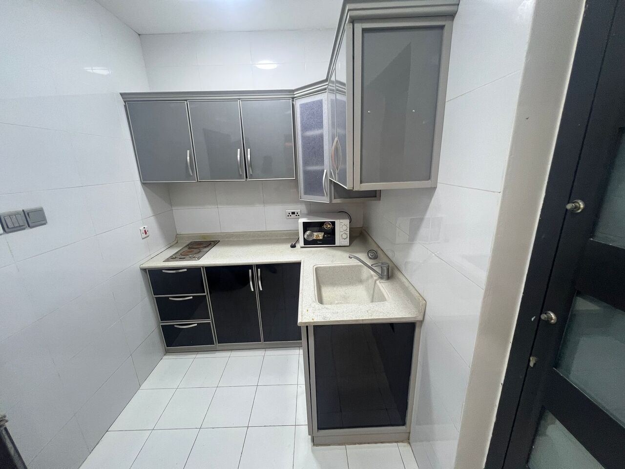 Al Seef, Apartments, Flats, Houses & Villas, BHD 250/month,  Furnished,  Studio,  Renovated Studio Apartment For Rent In Seef