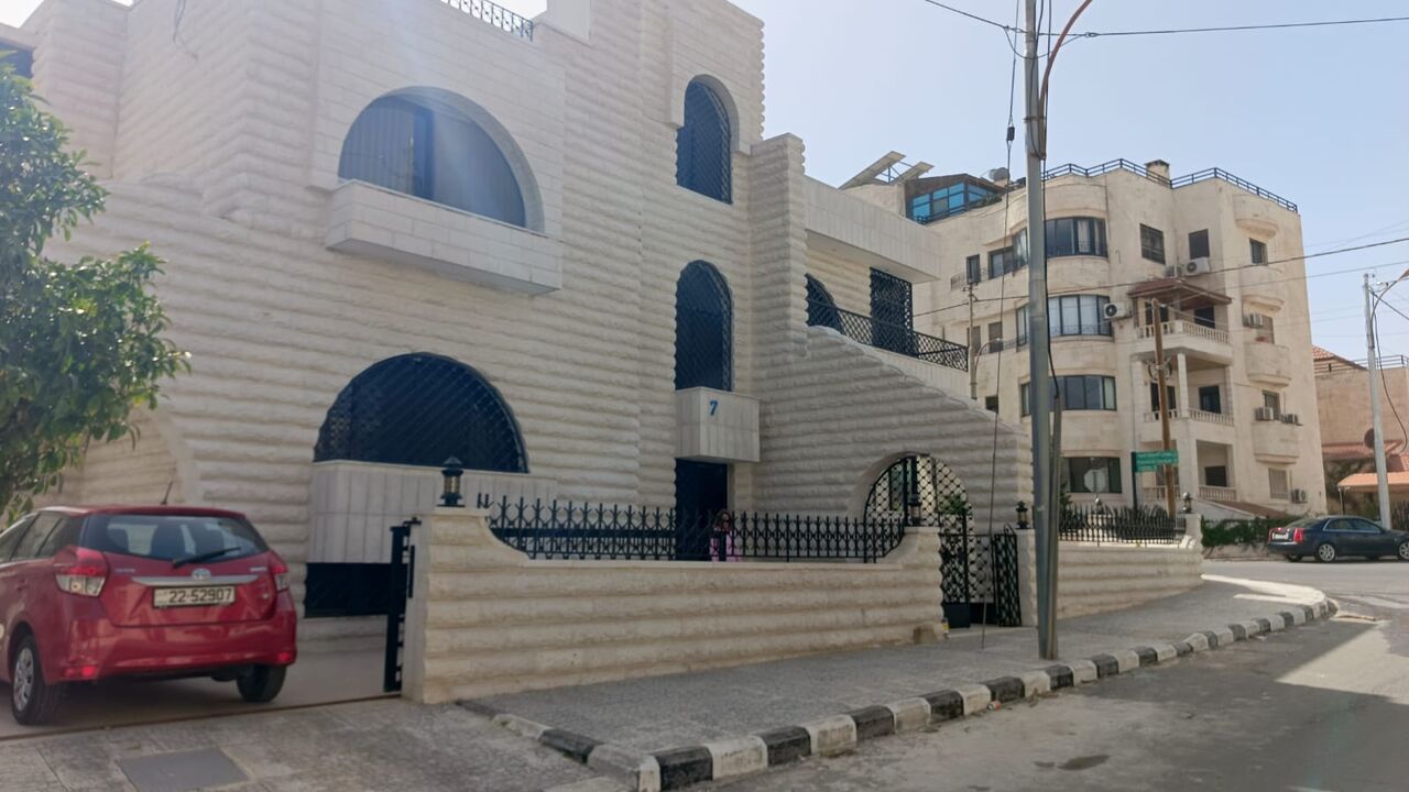 Amman, Villas, JOD 25000,  300 Sq. Meter,  Luxurious Ground Floor Apartment For Rent In Deir Ghbar &ndash; Al Diyar District.