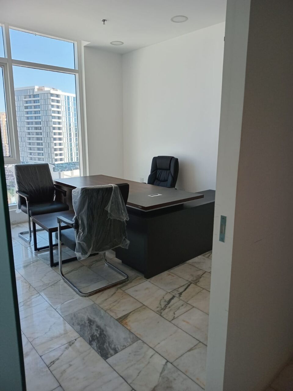 Al Seef, Offices, BHD 600,  92 Sq. Meter,  Office For Rent In Seef | High Floor | Prime Location