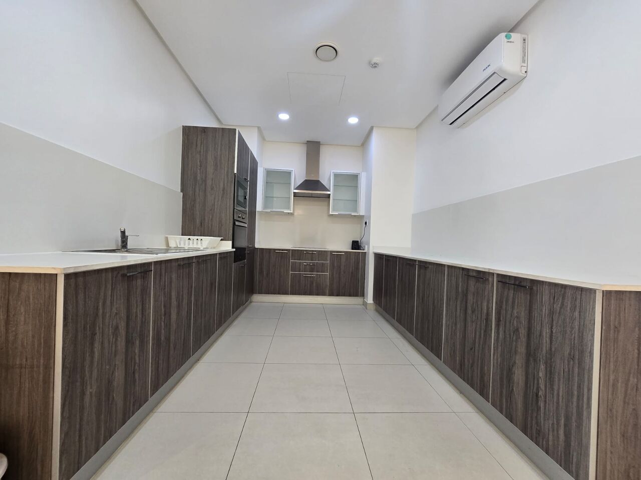 Mahooz, Apartments, Flats, Houses & Villas, BHD 650/month,  Furnished,  3 BR,  Apartment For Rent In Mahooz | Balcony | Premium Family Living
