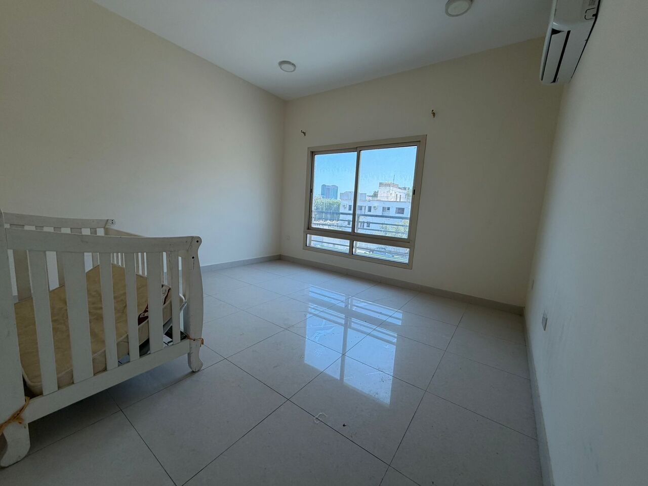 Adliya, Apartments, Flats, Houses & Villas, BHD 250/month,  2 BR,  Semi-Furnished Apartment For Rent In Adliya