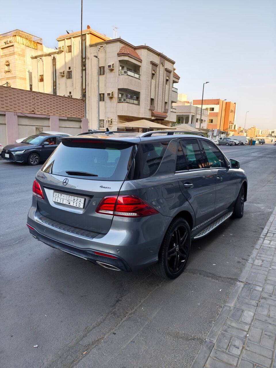 Jeddah, Vehicles, Cars & Trucks , SAR 125000,  Mercedes-Benz GLE 400 4MATIC,  2018,  Automatic,  120600 KM,  FOR SALE &ndash;