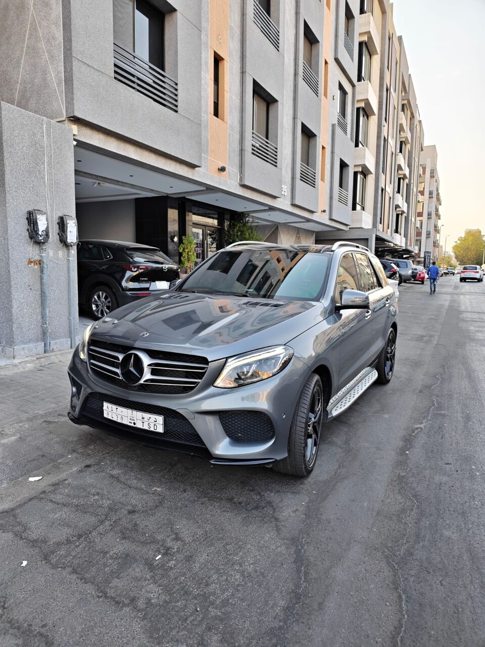 Jeddah, Vehicles, Cars & Trucks , SAR 125000,  Mercedes-Benz GLE 400 4MATIC,  2018,  Automatic,  120600 KM,  FOR SALE &ndash;