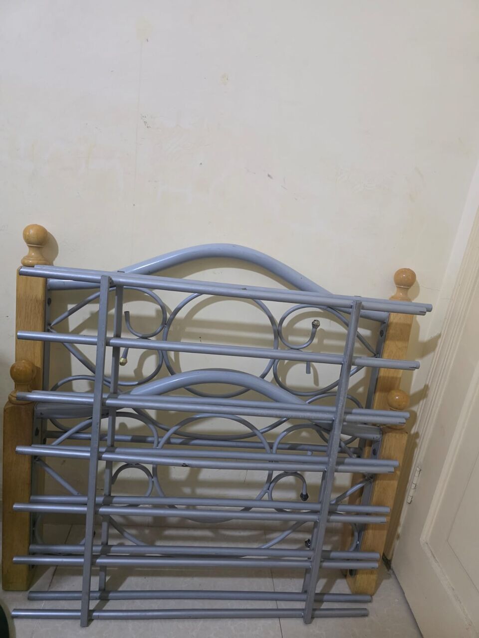 Jeddah, Furniture, SAR 250,  Single Bed_Iron + Wood (Beautiful)_Easy To Install