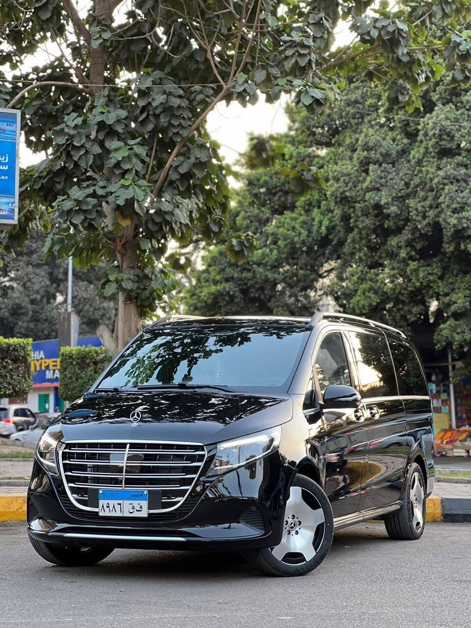 Cairo, Automotive, مرسيدس فيانو للإيجار مع سائق | تجربة تنقل را