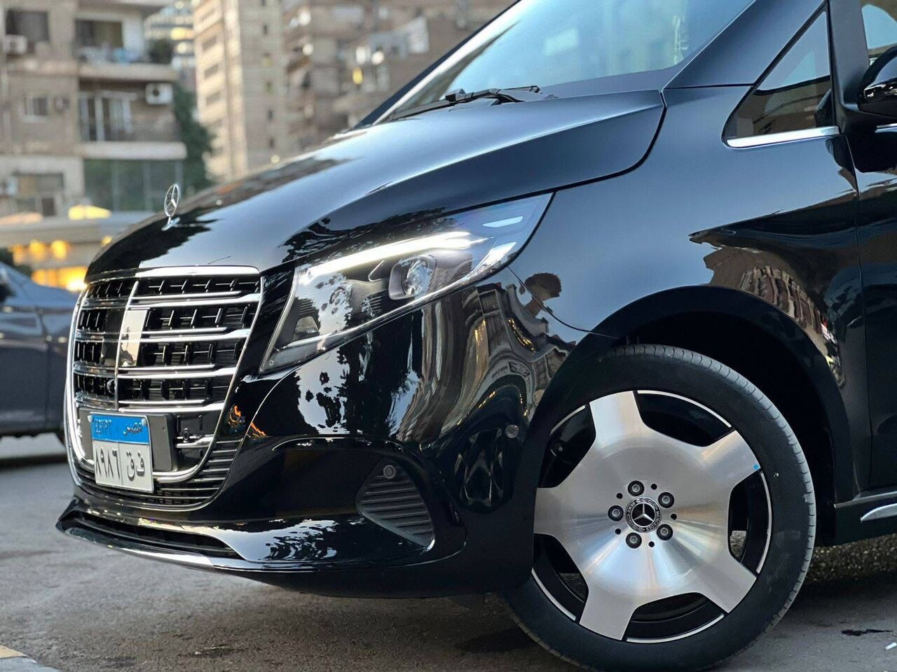 Cairo, Automotive, مرسيدس فيانو للإيجار مع سائق | تجربة تنقل را