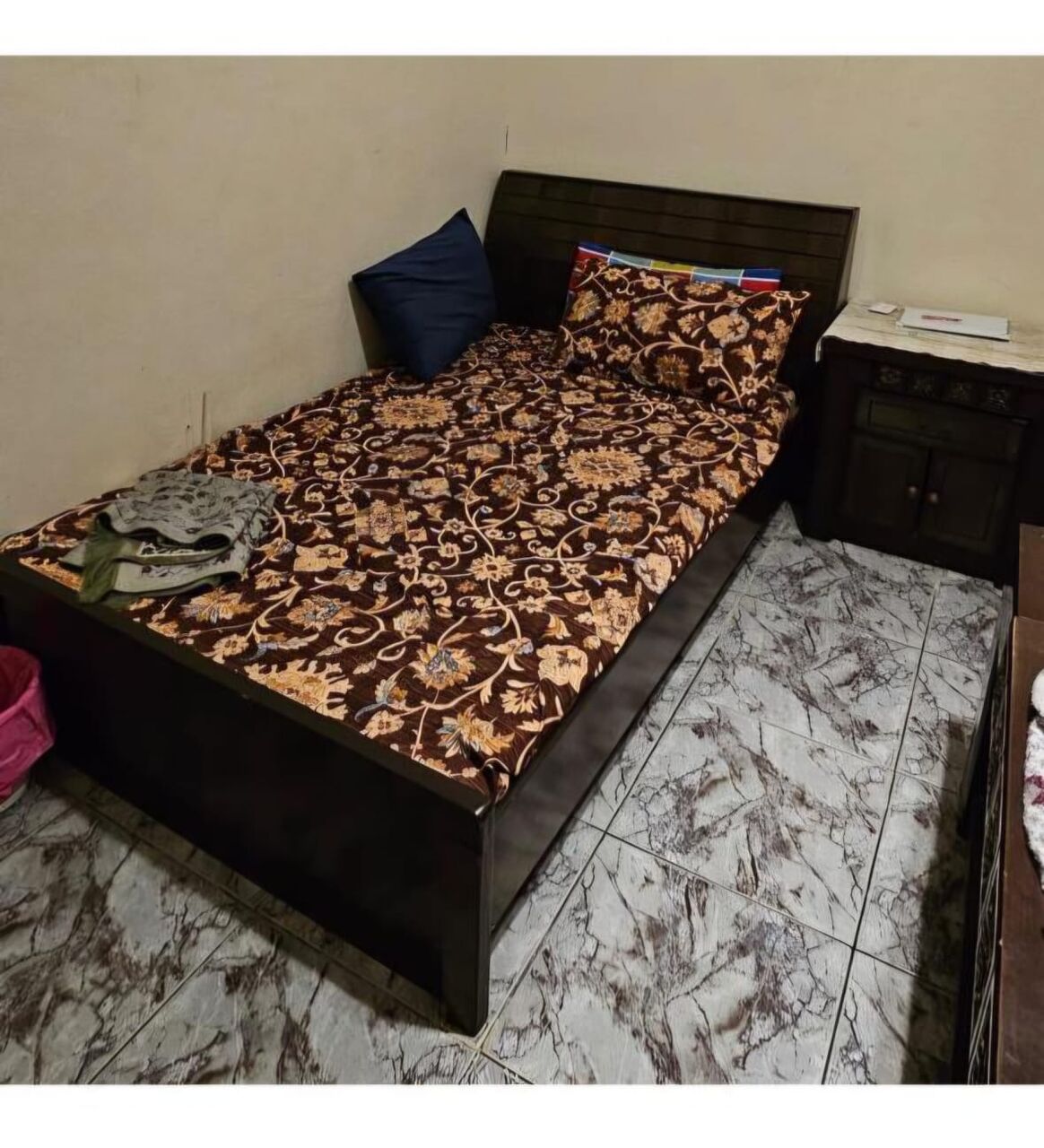 Al Malaz, Furniture, SAR 200,  Selling Queen Size With Matress - Excellent Condition