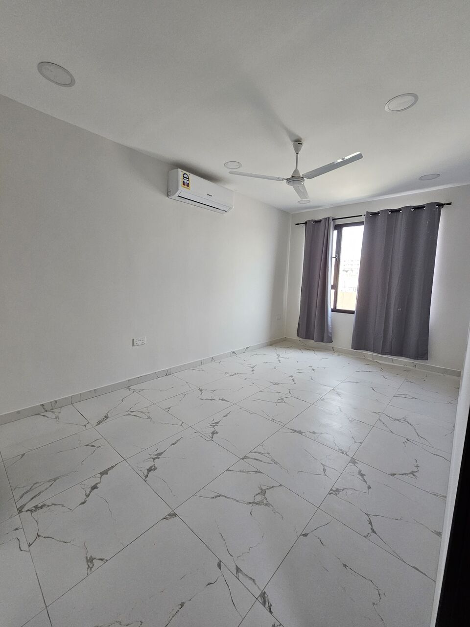 Salmaniya, Apartments, Flats, Houses & Villas, 2BHK FAMILY FLAT, New Building, PRICE. 230 BD, With EWA &DEDICATED PARKING.