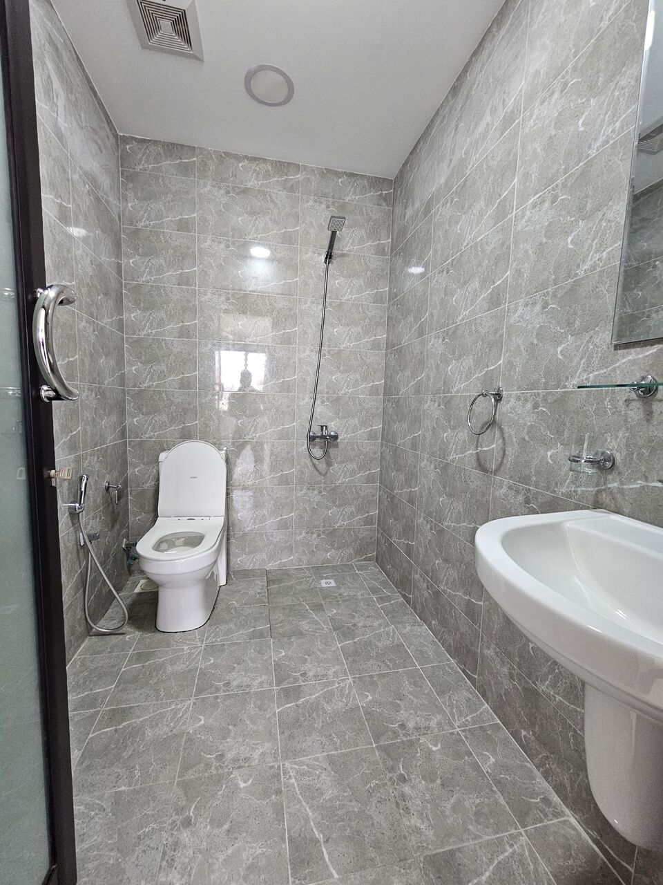 Salmaniya, Apartments, Flats, Houses & Villas, 2BHK FAMILY FLAT, New Building, PRICE. 230 BD, With EWA &DEDICATED PARKING.