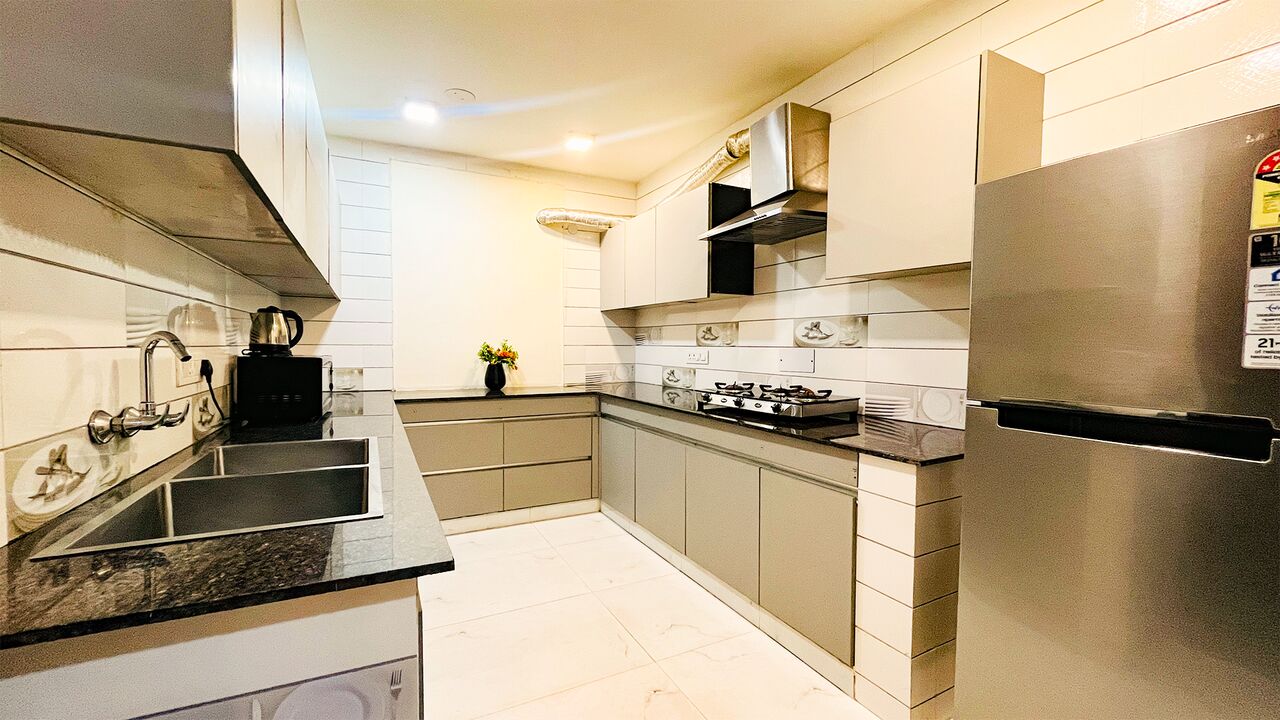 Gurugram, Apartments, Flats, Houses & Villas, INR 8000/day,  Furnished,  2 BR,  950 Sq. Meter,  Two Bedroom Apartment Dlf Cyber City