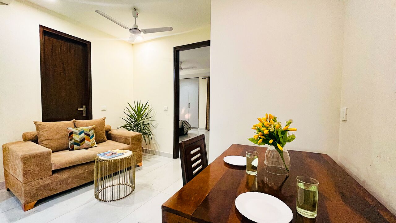 Gurugram, Apartments, Flats, Houses & Villas, INR 8000/day,  Furnished,  2 BR,  950 Sq. Meter,  Two Bedroom Apartment Dlf Cyber City