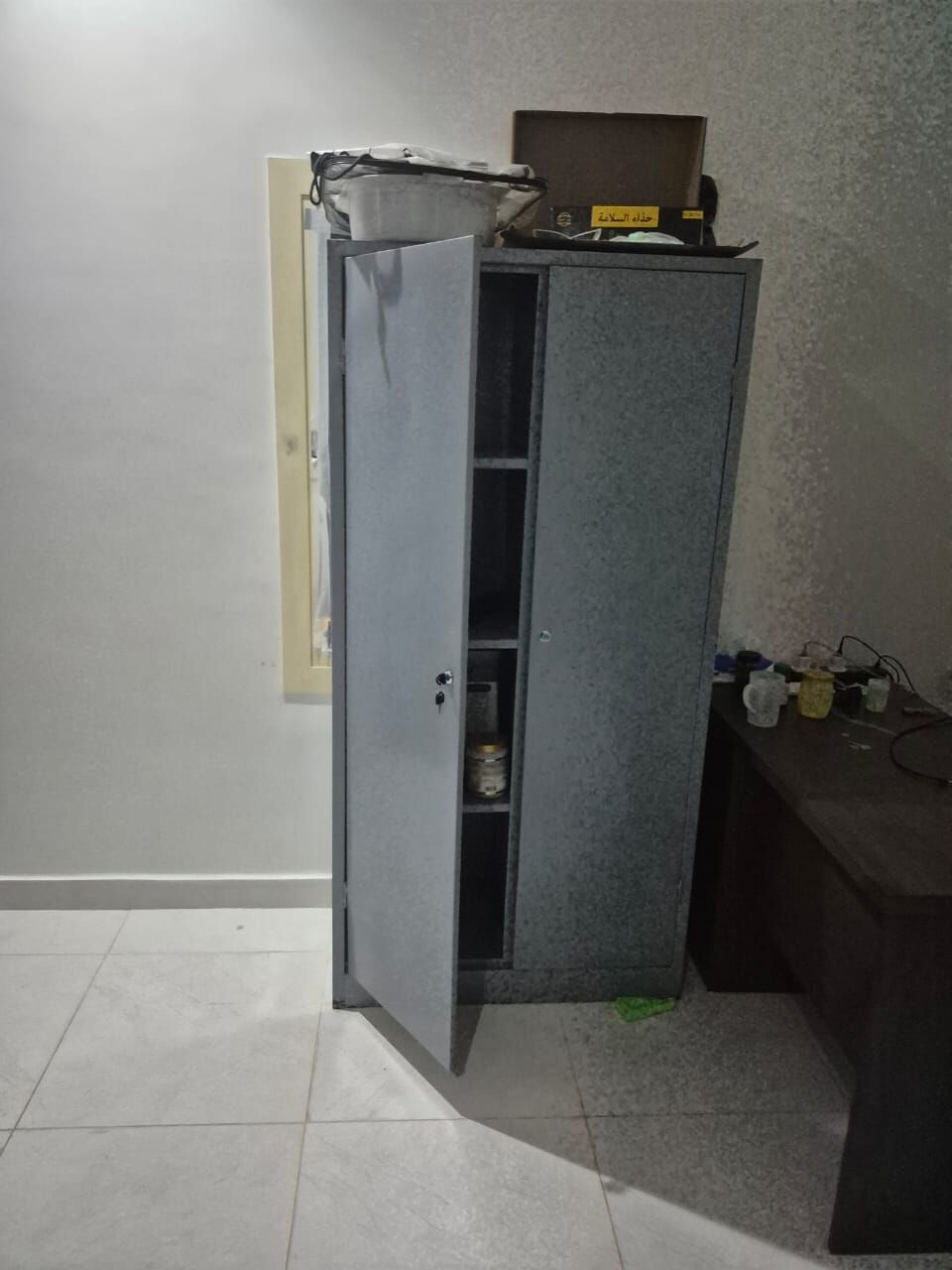 Jeddah, Household Items, SAR 1,  Ac, Bed, Almirah, Cabinet, Table, Chair Washing Machine, Etc... Total Material For Sell
