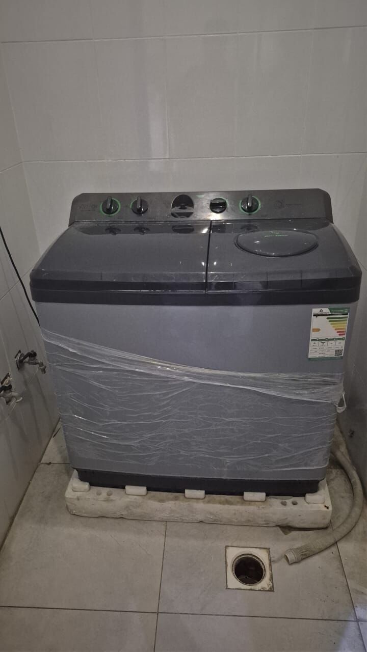 Jeddah, Household Items, SAR 1,  Ac, Bed, Almirah, Cabinet, Table, Chair Washing Machine, Etc... Total Material For Sell