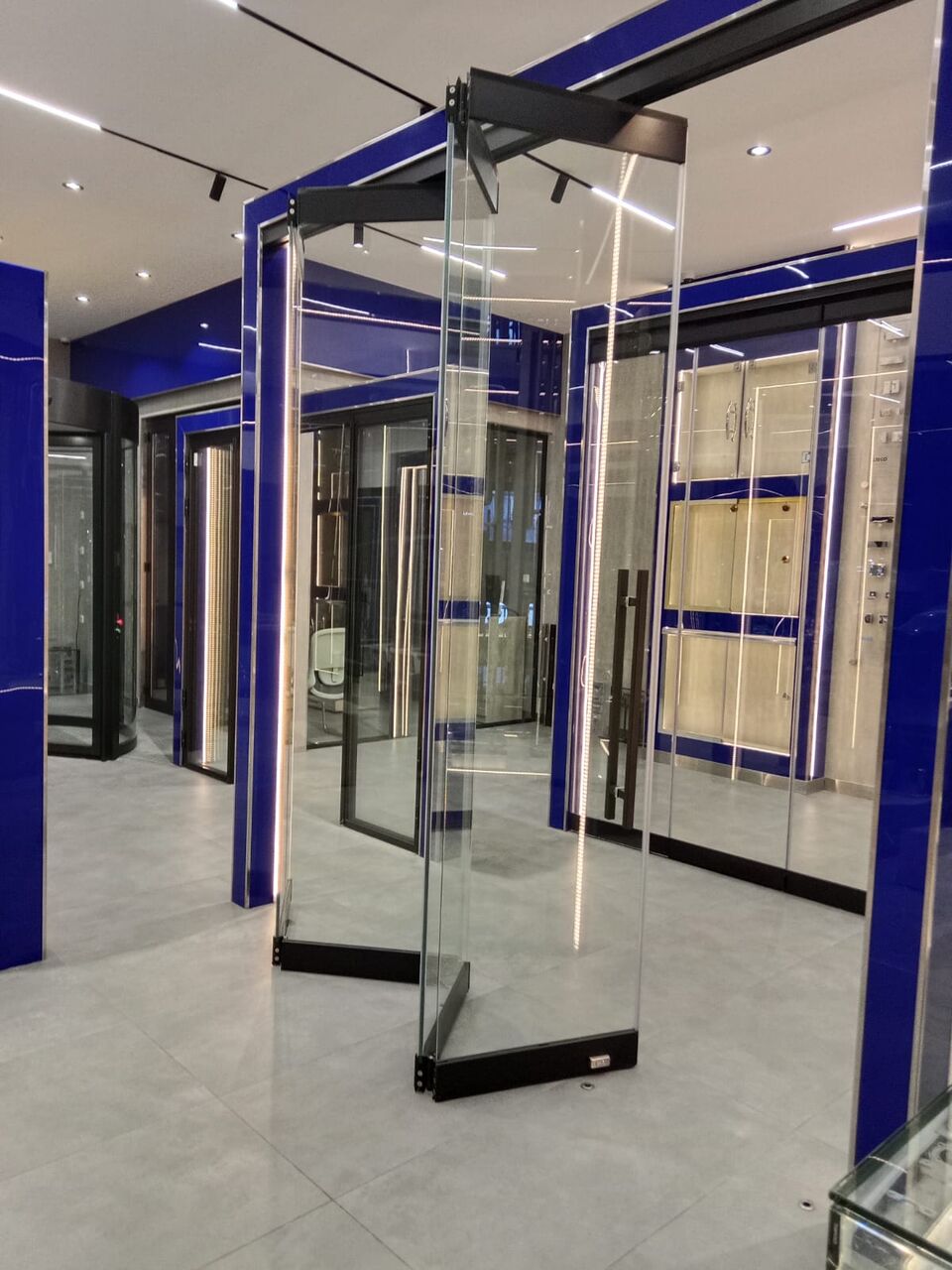 Buraidah, Construction, للحدادة و المونيم،الذجاج