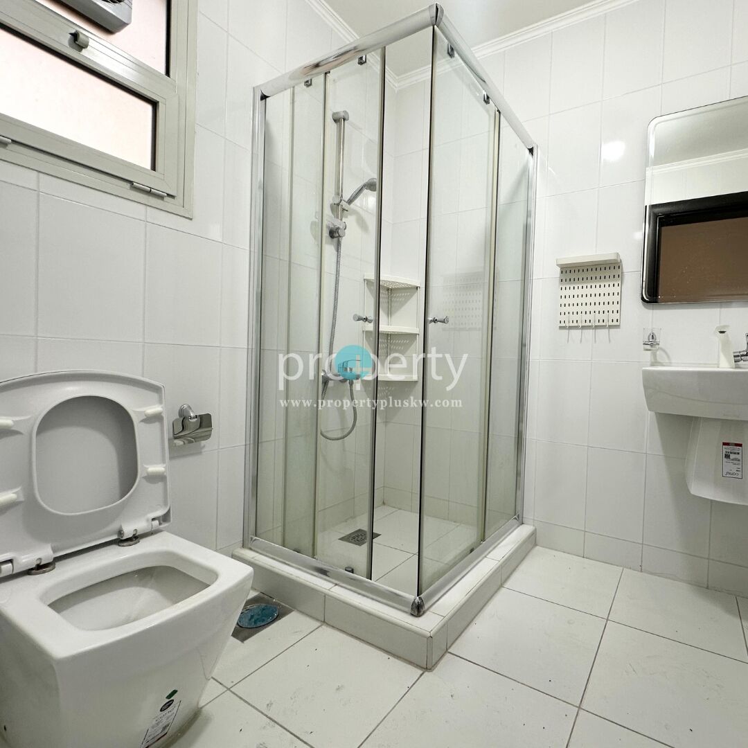 Kuwait City, Villas, KWD 1500,  Spacious Triplex With Pool For Rent In Zahra