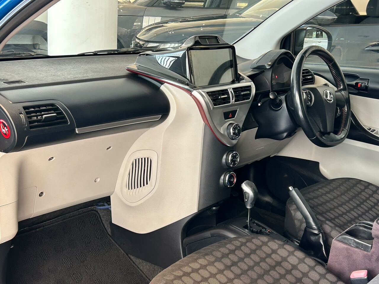 East Riffa, Vehicles, Cars & Trucks , BHD 2650,  Toyota IQ,  2012,  Automatic,  125000 KM,   MODEL  FOR SALE
